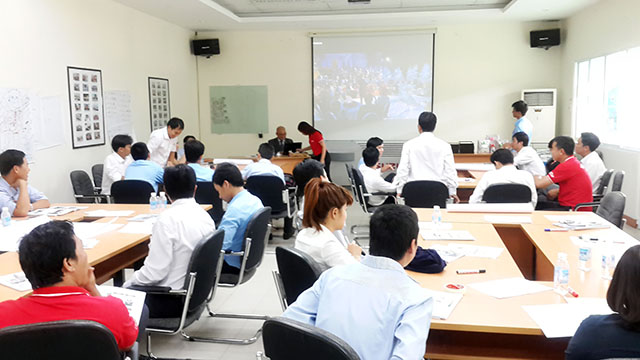 Kỹ năng bán hàng & chăm sóc Khách Hàng chuyên nghiệp - ISUZU (25 & 26.09.2014)